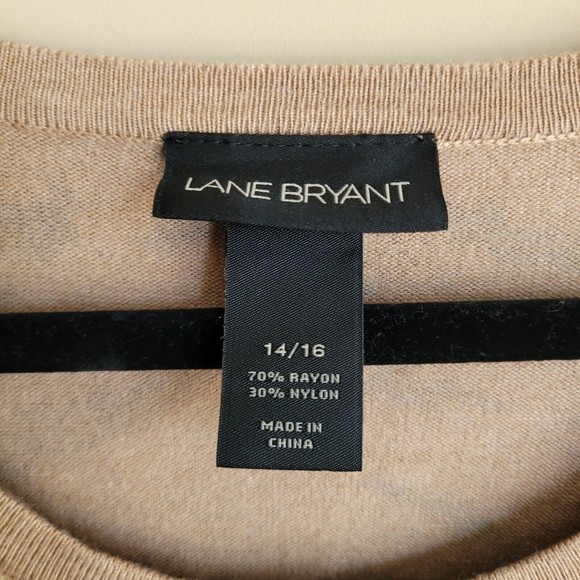 Lane Bryant Womens Cardigan Size 14/16 Animal Print Short Sleeves Four Buttons - Picture 2 of 6